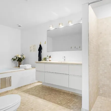 Beautiful In With Sauna *