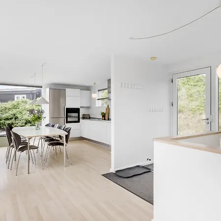 Дом отдыха Beautiful In With Sauna