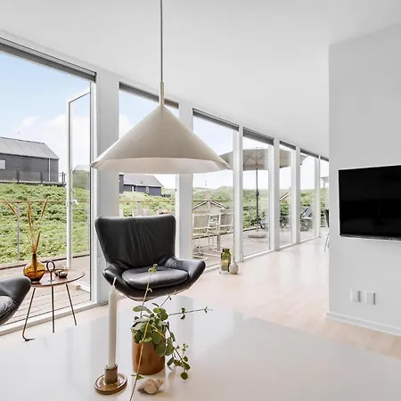 Дом отдыха Beautiful In With Sauna