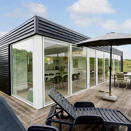 Дом отдыха Beautiful In With Sauna